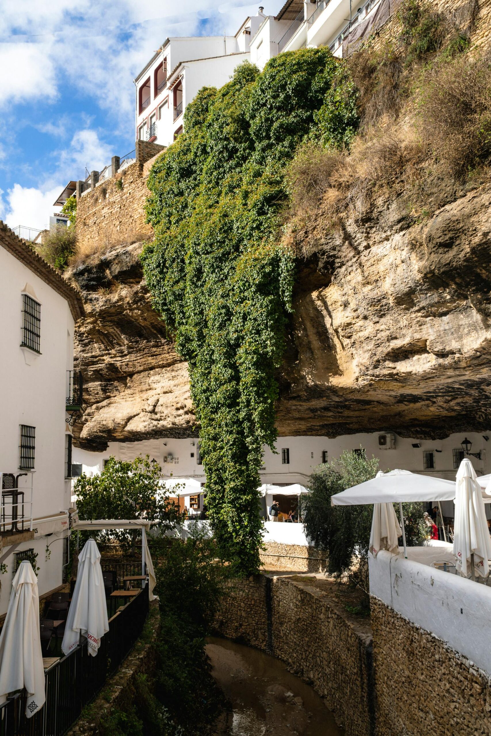 פעם ידעו להתמודד עם החום, Setenil, ספרד (צילום: Pexels)