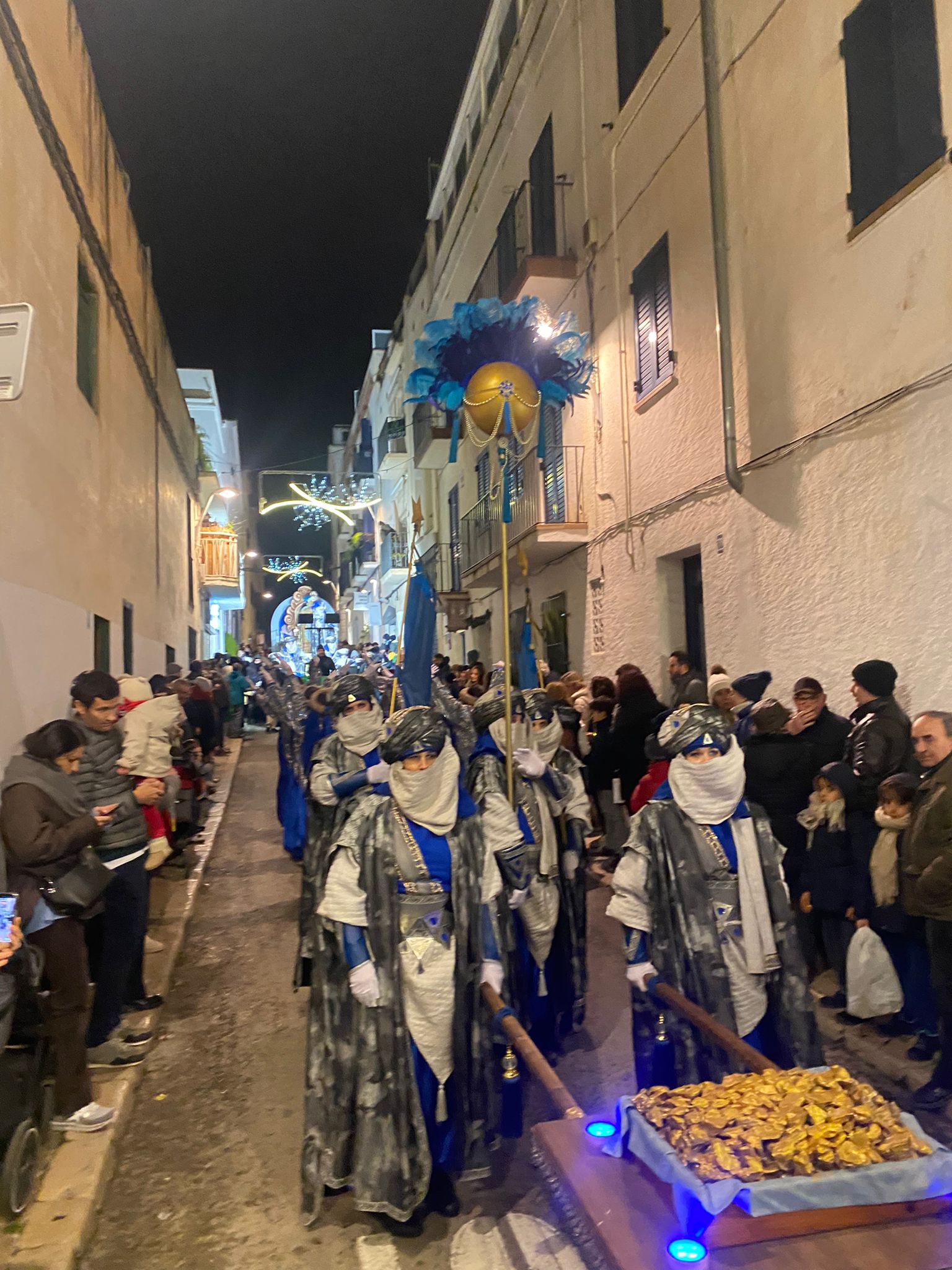 חגיגות שלושת המלכים ברחובות סיטג׳ס (צילום: מייכאל כורך)