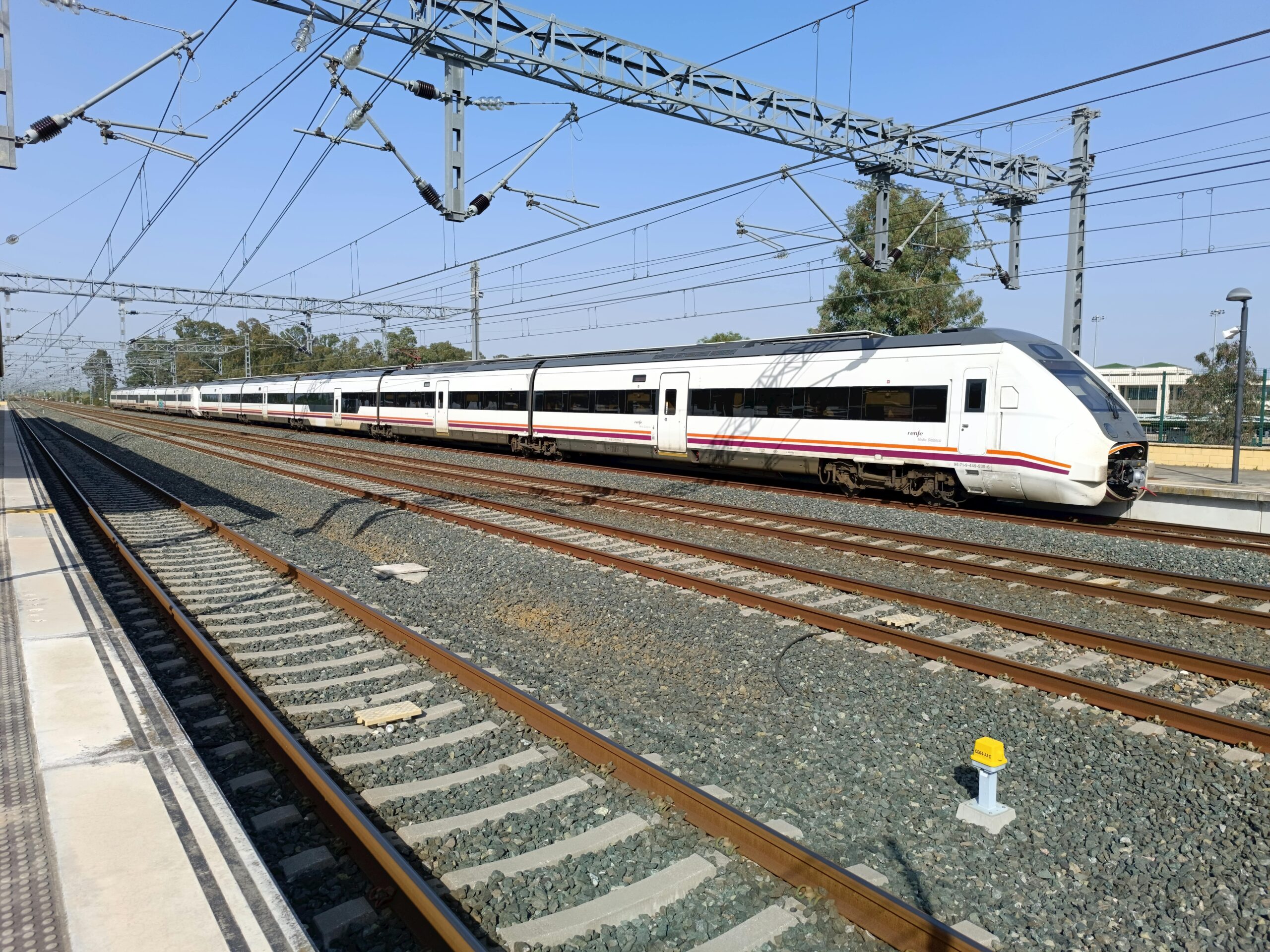 רכבת פרברים, ספרד (Pexels)